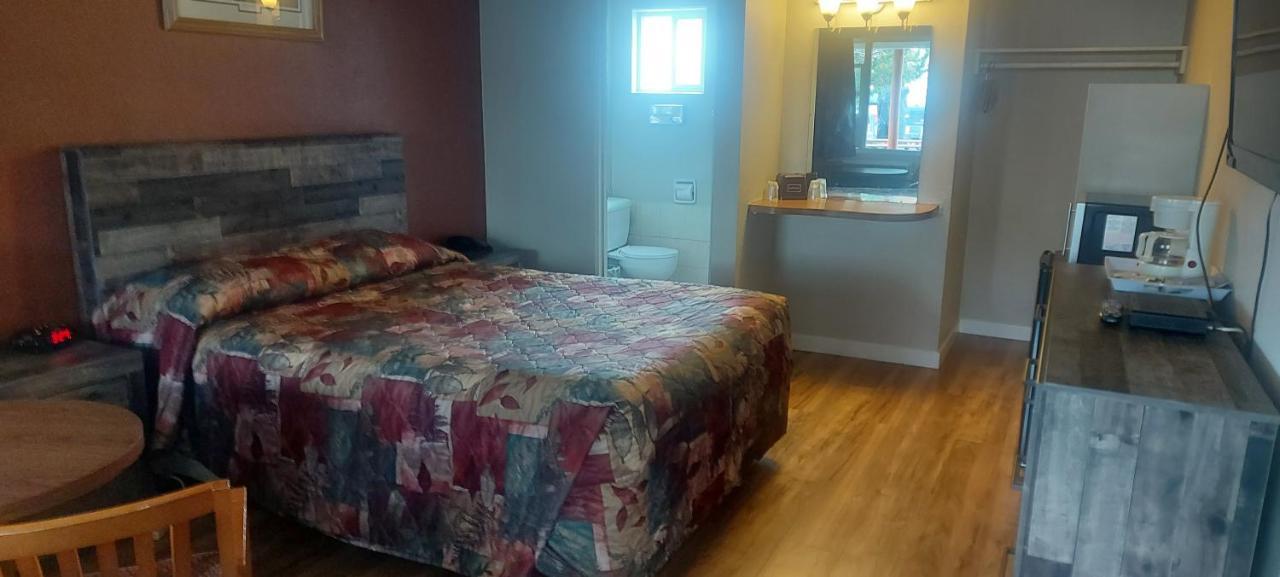 Lazy Bear Lodge Cranbrook Luaran gambar